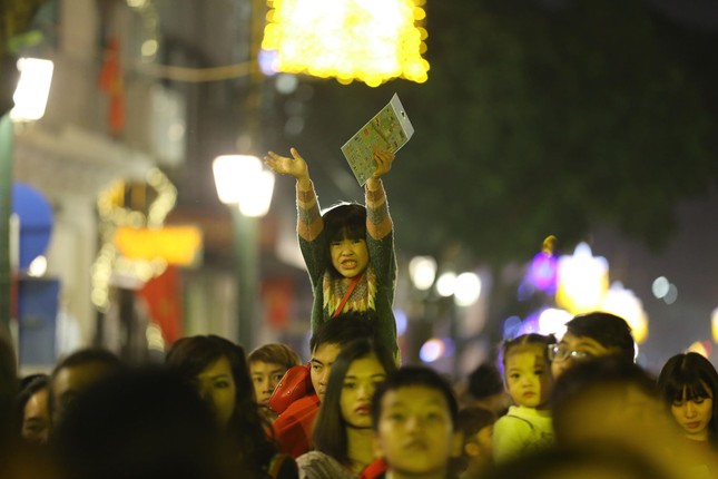 Pháo hoa rực sáng đón năm mới 2020 ảnh 28