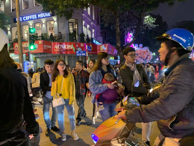 Pháo hoa rực sáng đón năm mới 2020 ảnh 15