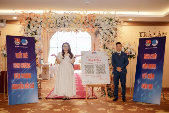 Thú vị đám cưới thời 4.0 ở Nghệ An, in hẳn QR Code để khách chuyển tiền mừng ảnh 1