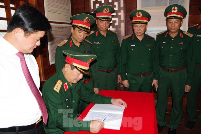 Quân ủy Trung ương, Bộ Quốc phòng dâng hương tưởng niệm 110 năm ngày sinh Đại tướng Chu Huy Mân ảnh 2