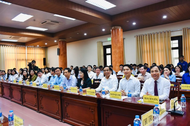 Gặp mặt 150 thanh niên, sinh viên tiêu biểu Hà Tĩnh đang công tác, học tập trên địa bàn TP Hà Nội ảnh 2