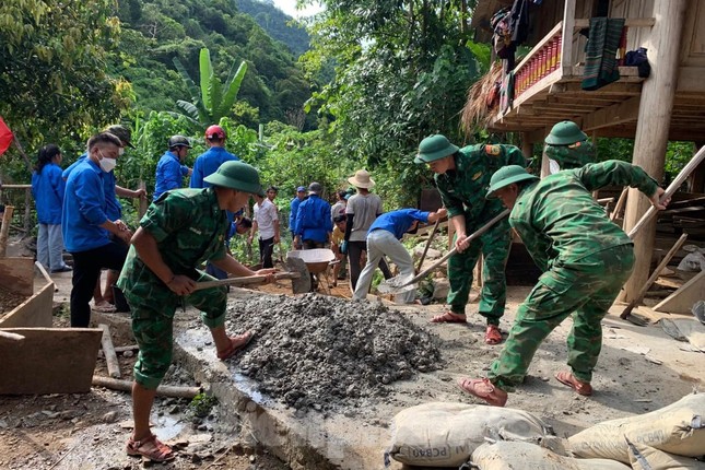 Hơn 8.000 đoàn viên, thanh niên Nghệ An ra quân cao điểm Chiến dịch Hành quân xanh ảnh 2
