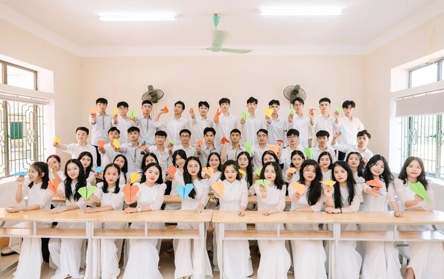 Thủ khoa khối A00 tỉnh Nghệ An là con nhà nông, không có điều kiện đi học thêm ảnh 4