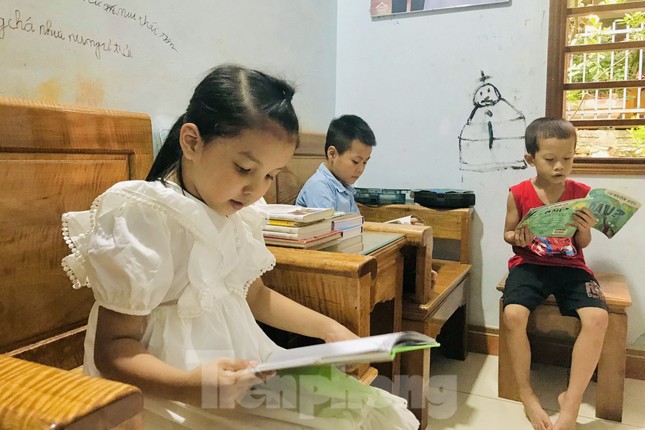 Thầy giáo vùng cao Nghệ An mở thư viện đọc sách miễn phí ảnh 2