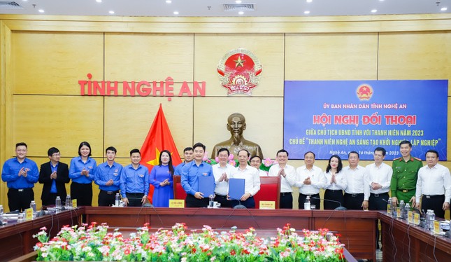 Chủ tịch UBND tỉnh Nghệ An đối thoại với thanh niên về sáng tạo khởi nghiệp, lập nghiệp ảnh 6