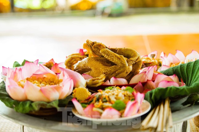Đoàn viên thanh niên làm điểm check in đẹp như mơ bên đầm sen thơ mộng ảnh 12