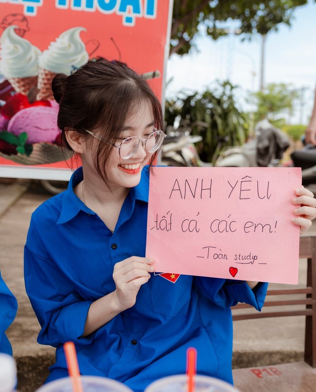 Những bóng hồng tình nguyện mùa thi 2023 ảnh 15
