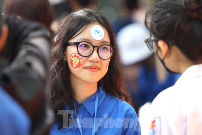 Những bóng hồng tình nguyện mùa thi 2023 ảnh 6