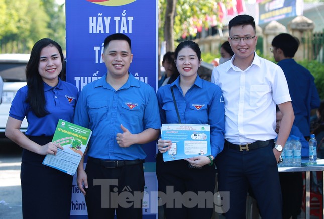 Những bóng hồng tình nguyện mùa thi 2023 ảnh 23