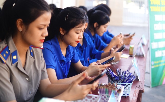 Đi tiếp sức mùa thi, đoàn viên thi tìm hiểu Nghị quyết Đại hội Đoàn ảnh 16
