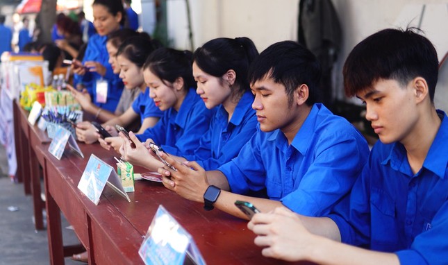 Đi tiếp sức mùa thi, đoàn viên thi tìm hiểu Nghị quyết Đại hội Đoàn ảnh 5