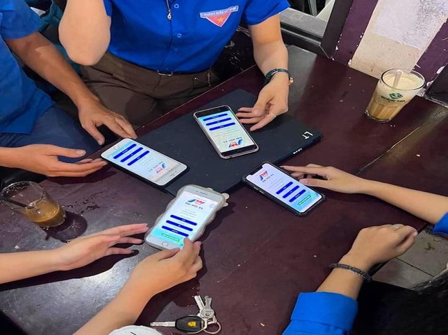 Đi tiếp sức mùa thi, đoàn viên thi tìm hiểu Nghị quyết Đại hội Đoàn ảnh 10