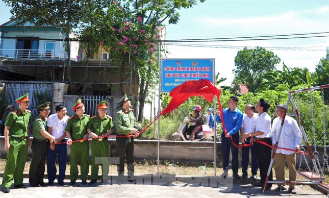 Tuổi trẻ Nghệ An và Ban Thanh niên Bộ Công an xây nhà cho gia đình khó khăn ảnh 16