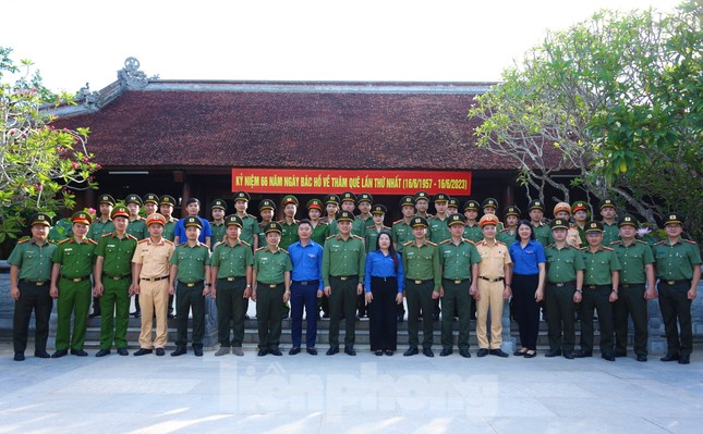 Tuổi trẻ Nghệ An và Ban Thanh niên Bộ Công an xây nhà cho gia đình khó khăn ảnh 5