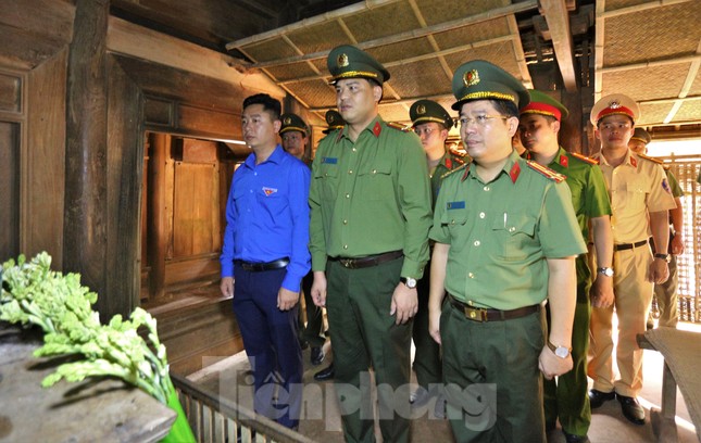 Tuổi trẻ Nghệ An và Ban Thanh niên Bộ Công an xây nhà cho gia đình khó khăn ảnh 4