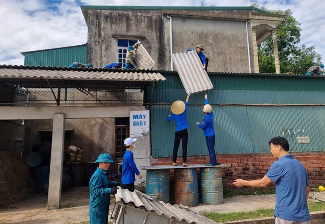 'Áo xanh' giúp người dân di dời nhà cửa, bàn giao mặt bằng cao tốc Bắc - Nam ảnh 1