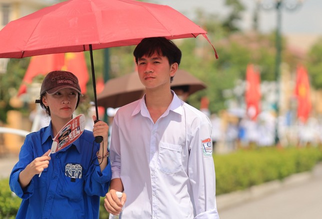 Nghệ An có 591 điểm 10, lộ diện thủ khoa đạt 56,65 điểm ảnh 2