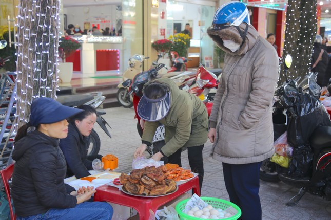 Những mâm cỗ có 'một không hai' cúng vía Thần tài ảnh 17