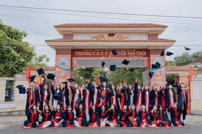 Đỉnh cao học văn, 2 lớp trường huyện có gần 100% em đạt điểm 9 Ngữ Văn ảnh 1