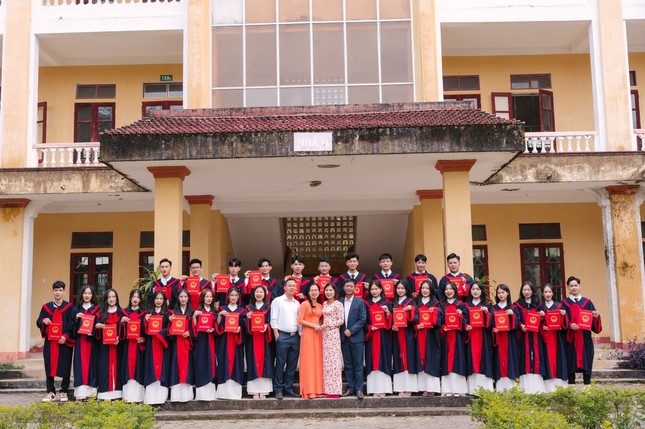 Hái măng kiếm tiền đi học, nữ sinh Hà Tĩnh trở thành á khoa khối C00 toàn quốc ảnh 3