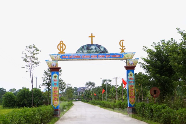 Những con đường miền quê rực rỡ sắc cờ dịp Quốc khánh ảnh 5