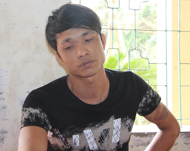 Khởi tố đối tượng đá vào người cán bộ y tế đang mang bầu ảnh 1
