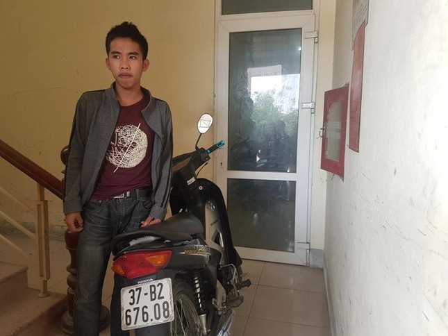 Triệu tập nhóm thanh niên chặn xe ô tô nhường đường cho xe dâu ảnh 1