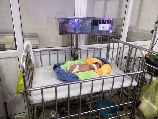 Học sinh Làng trẻ SOS phát hiện bé sơ sinh bị bỏ rơi ảnh 1