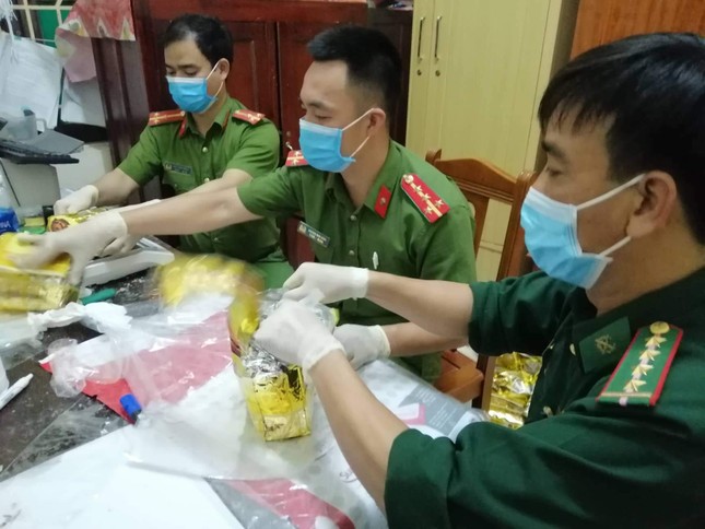 Choáng với giá trị 'khủng' của 700kg ma túy bị thu giữ ven đường ảnh 1