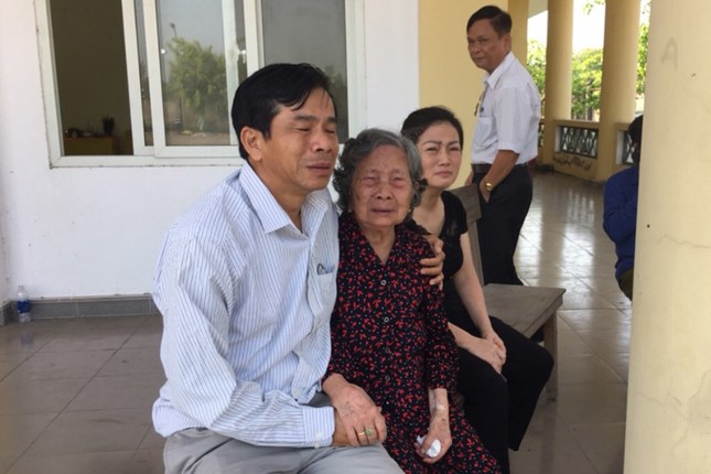 Khám nghiệm tử thi cựu đội phó QLTT tử vong bất thường tại trại tạm giam ảnh 2