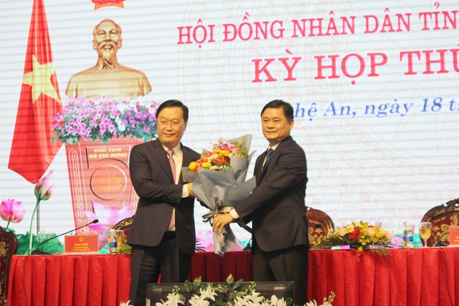 Ông Nguyễn Đức Trung làm Chủ tịch UBND tỉnh Nghệ An ảnh 1