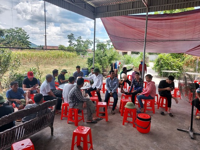 Bé 5 tuổi chết trong tư thế bị trói, miệng dán băng dính: Khởi tố vụ án Giết người ảnh 1
