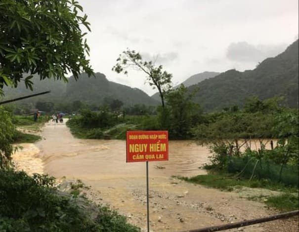 Bão số 2 gây mưa lớn ngập úng nghiêm trọng ở Nghệ An, nhiều đia phương bị chia cắt ảnh 1
