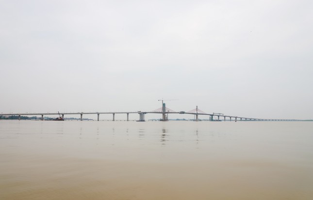 Hợp long cầu Cửa Hội bắc qua sông Lam nối 2 tỉnh Nghệ An, Hà Tĩnh ảnh 3