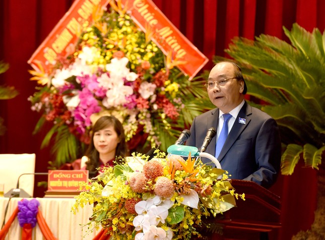 Thủ tướng Nguyễn Xuân Phúc chỉ ra 8 nhiệm vụ trọng tâm cho Nghệ An ảnh 1
