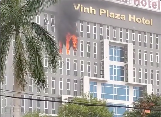 Cháy khách sạn cao tầng ở Vinh ảnh 6