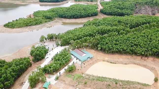 Chủ rừng xẻ đồi xây khu sinh thái 'chui' chống lệnh, công trình mới 'mọc' lên ảnh 4