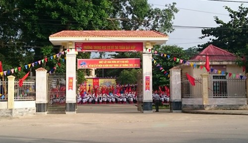 Kỷ luật, chuyển công tác thầy giáo tát học sinh lớp 9 vì không thuộc bài ảnh 1