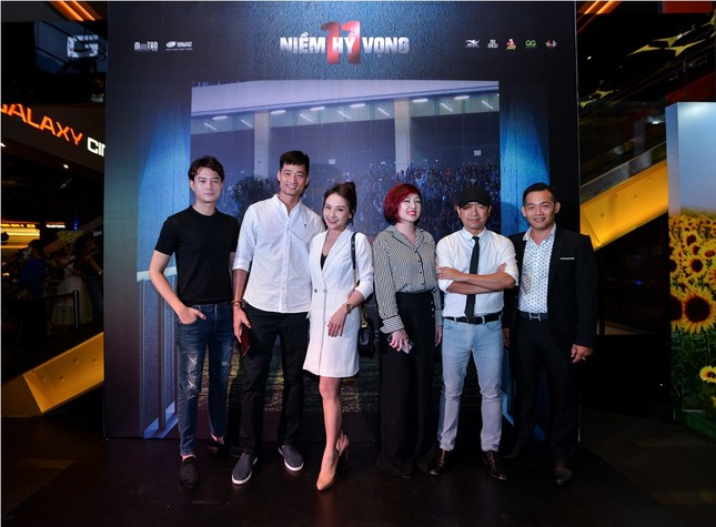 Nhan Phúc Vinh nổi bật trong đêm ra mắt '11 niềm hy vọng' ảnh 1