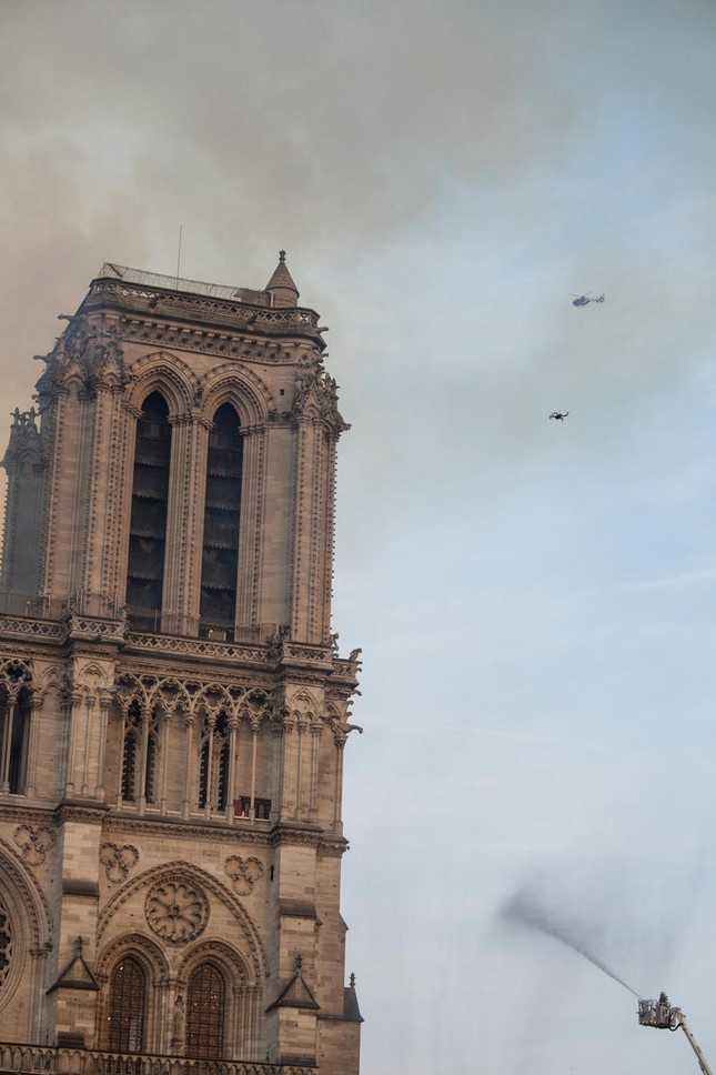 Sáu câu hỏi xung quanh vụ cháy nhà thờ Đức Bà Paris ảnh 1