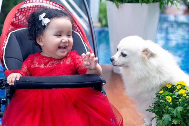 Lần đầu ca sĩ Nguyễn Ngọc Anh khoe ảnh con gái xinh như búp bê ảnh 2