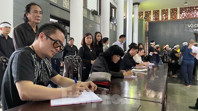 Nghẹn ngào tiễn đưa nhạc sĩ Phó Đức Phương về ‘đỉnh Phù Vân’ ảnh 7