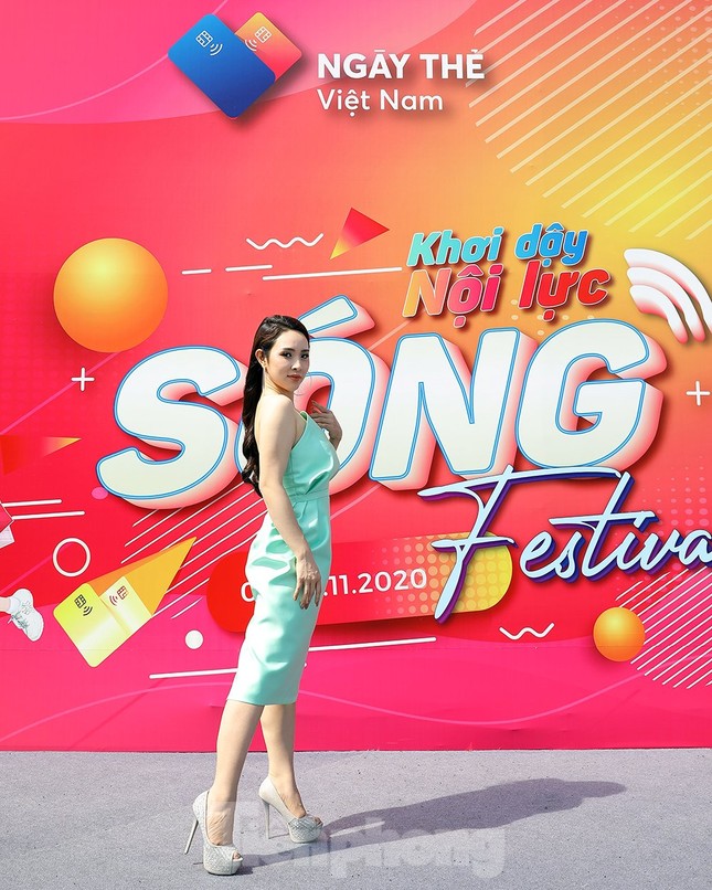 Bảo Trâm, Rapper Rica đốt cháy sân khấu ‘Sóng Festival’ ảnh 2