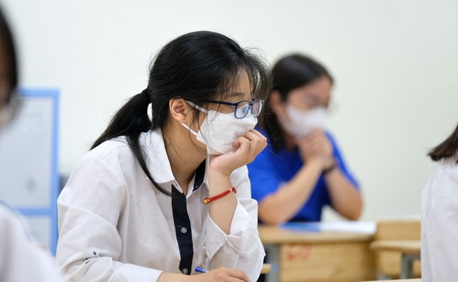 Sau nhiều tranh cãi, Bộ GD&ĐT dự kiến điều chỉnh dạy học tích hợp bậc THCS ảnh 1