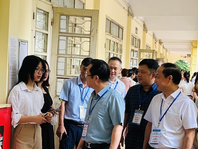 Hà Nội: Gần 2.000 thí sinh tham dự kỳ thi tuyển viên chức giáo dục ảnh 2