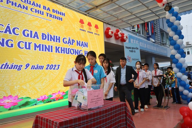 Nhấn vào ảnh để phóng to Thầy trò trường học một quận ủng hộ nạn nhân vụ cháy hơn 1,1 tỉ đồng ảnh 1