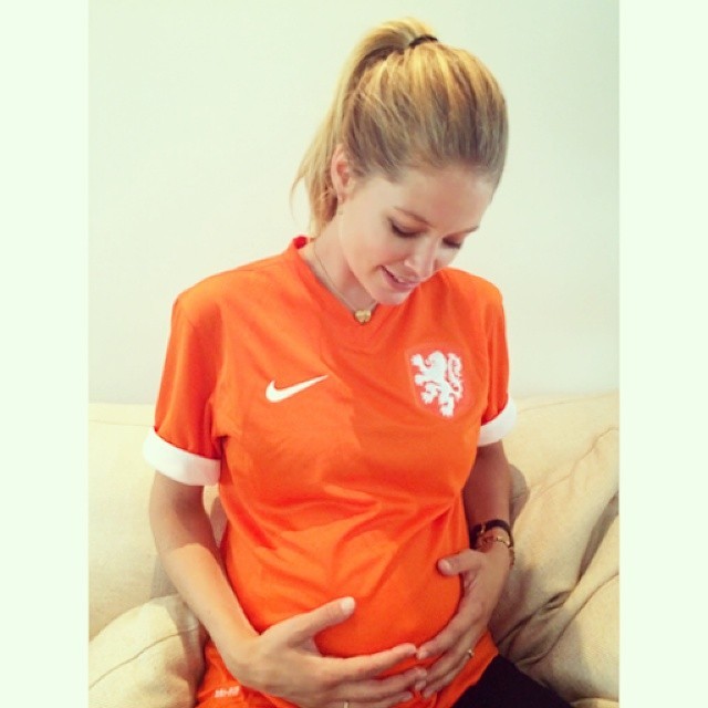 Thẫn thờ với các mỹ nhân cổ vũ World Cup ảnh 4
