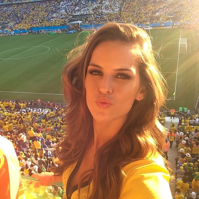 Thẫn thờ với các mỹ nhân cổ vũ World Cup ảnh 2
