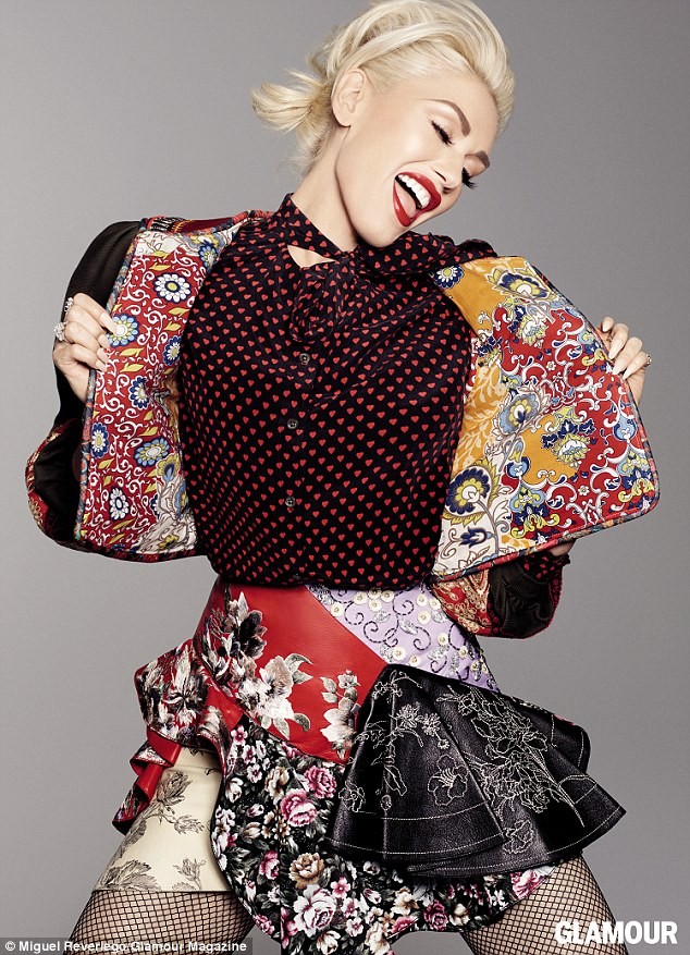 Gwen Stefani lưng trần quyến rũ trong tiệc của Glamour ảnh 1
