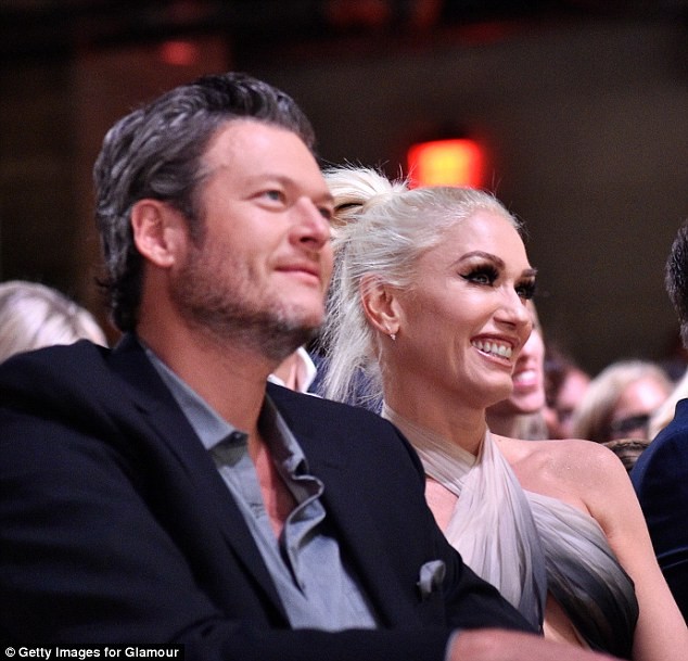 Gwen Stefani lưng trần quyến rũ trong tiệc của Glamour ảnh 9